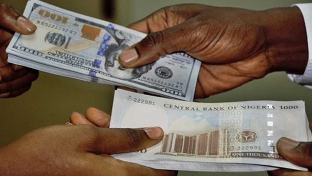 Dollar exchanges for N1,515 at black&nbsp;market