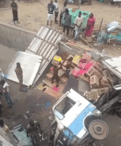 Man escapes death after truck crashes from Oshodi&nbsp;bridge