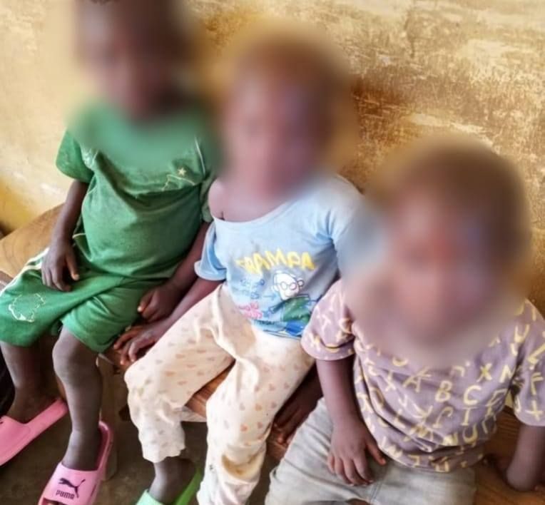 The Niger State Police Command has arrested a suspected human trafficker, Victoria Ebunoha Chukwumezie, with three children suspected of having been&nbsp;abducted.