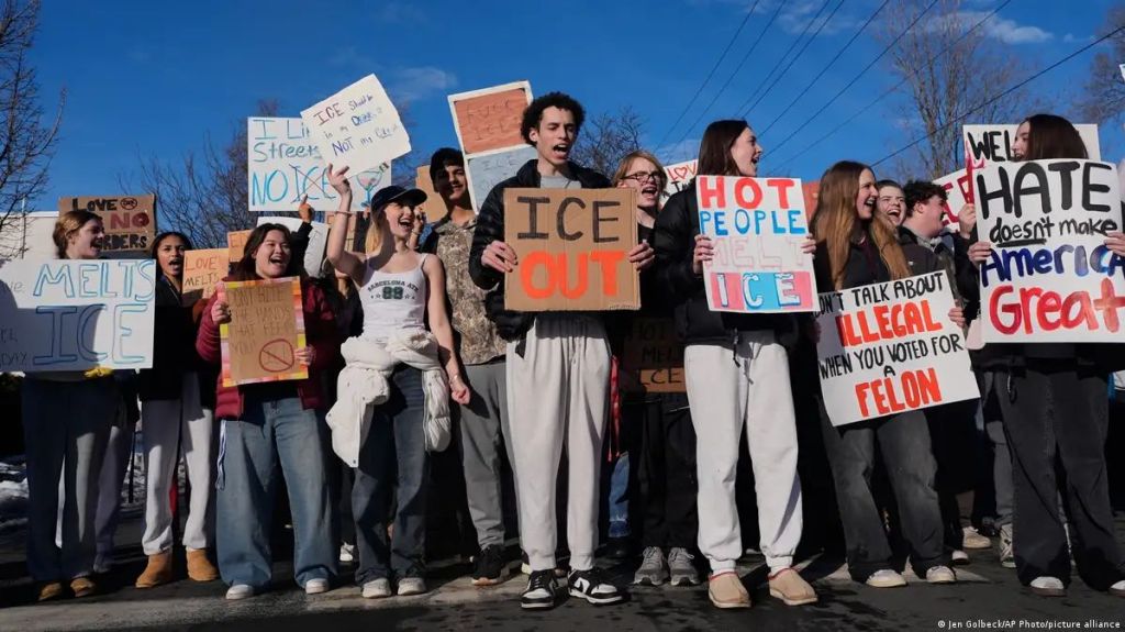 Trump threatens to send Federal Troops to quash Minneapolis Protests against&nbsp;ICE