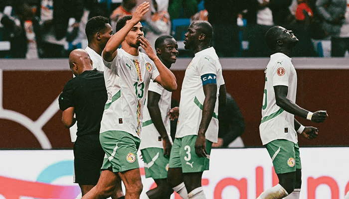 Recalled striker Iliman Ndiaye scored in the first half to give Senegal a 1-0 victory over 10-man Mali in Tangiers on Friday in the first Africa Cup of Nations&nbsp;quarter-final