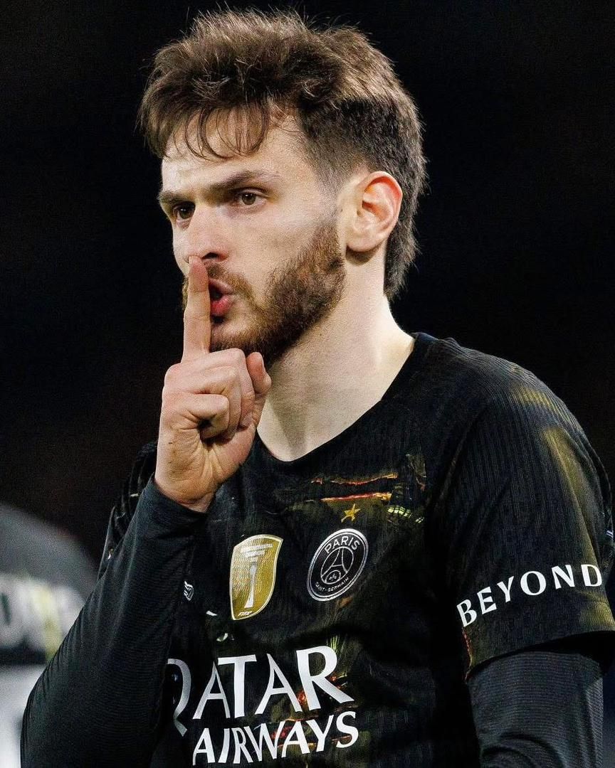 𝐁𝐑𝐄𝐀𝐊𝐈𝐍𝐆: Khvicha Kvaratskhelia has been linked to&nbsp;Arsenal.