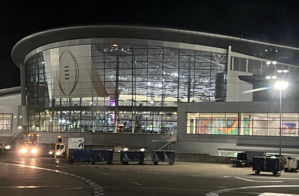 Passenger plunges 50 feet to her d£ath at Indianapolis&nbsp;airport