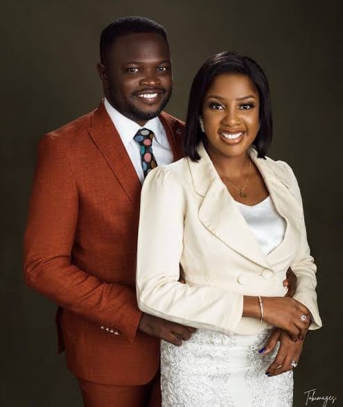 Pastor Seun Osigbesan sang his wife’s praise at her 40th birthday celebration.&nbsp;