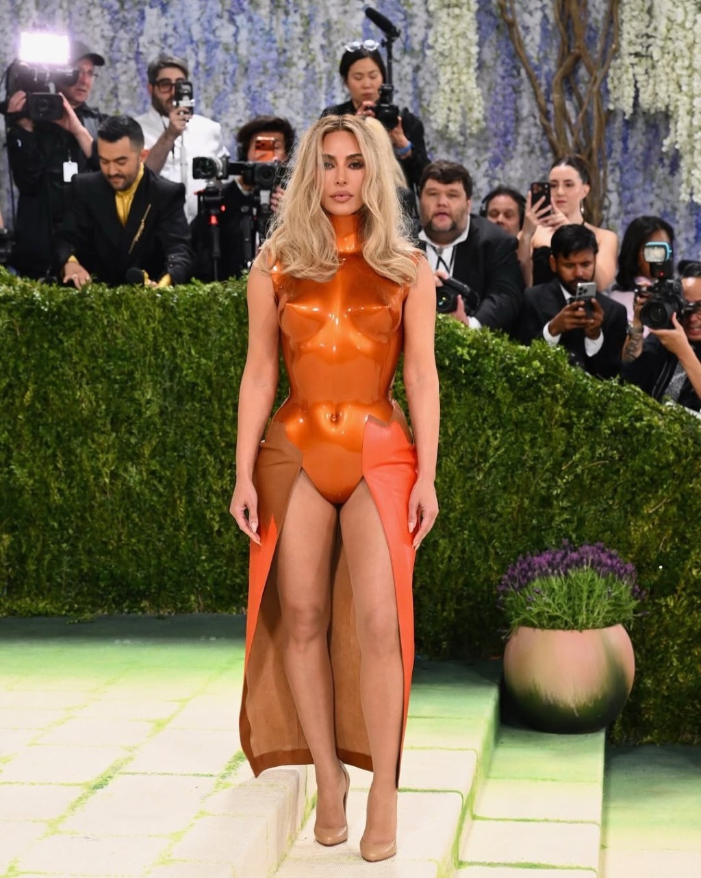 Kim Kardashian attends 2026 Met Gala in custom-molded breastplate that was finished in an auto body&nbsp;shop.