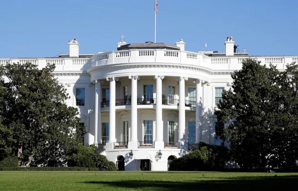 White House briefly locked down after gunshots near Washington&nbsp;Monument