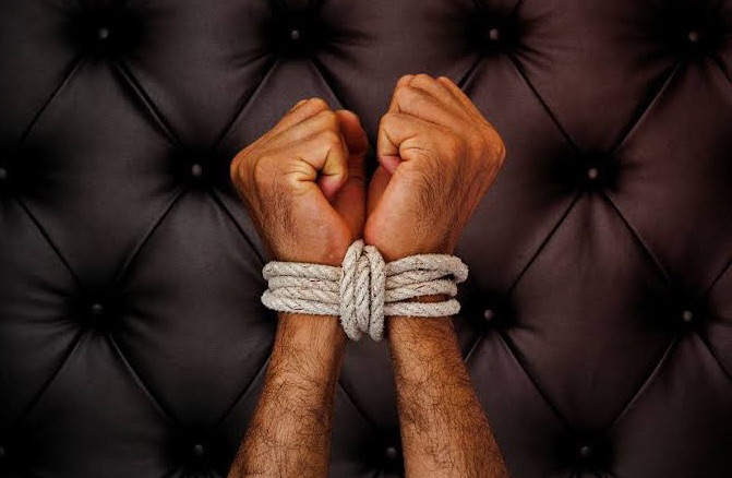 Mistress ordered to pay £390k to lover’s wife and kids as fr£aky b0ndage s£x k!lls&nbsp;him