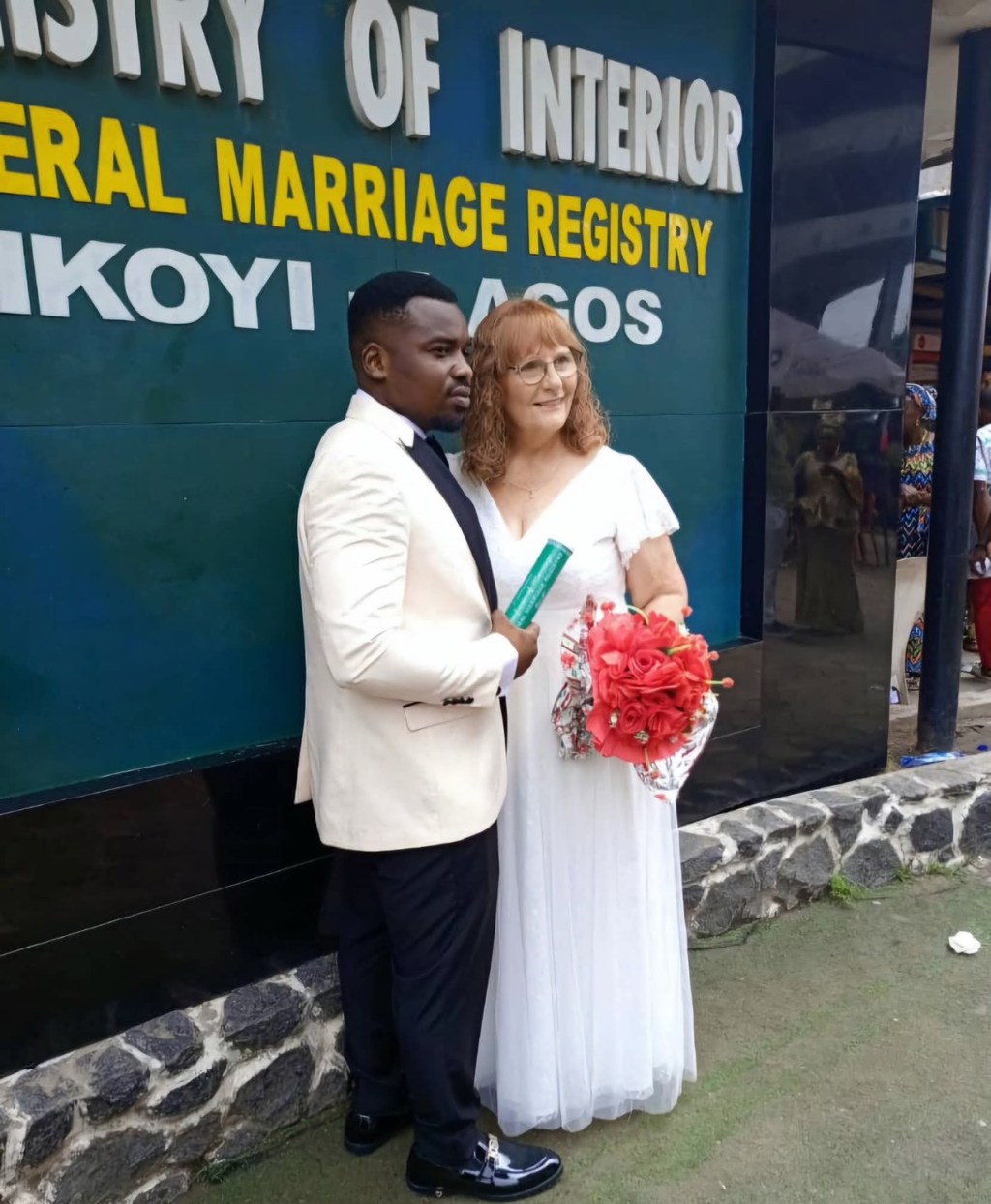 Different temperature, food, from 5G back to 4G. No regrets – American woman writes as she reunites with her Nigerian&nbsp;husband.