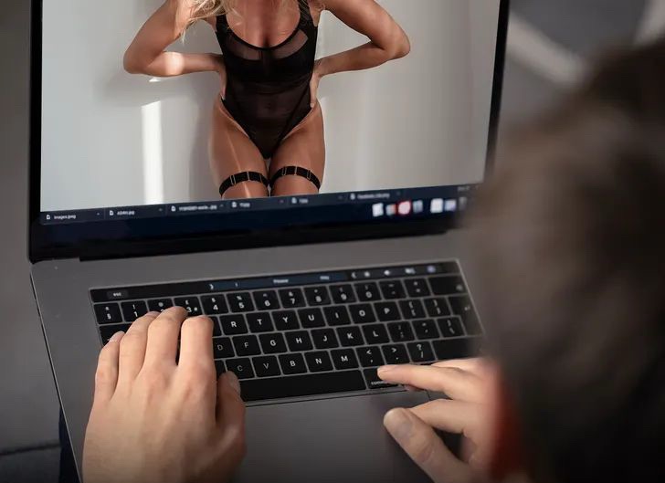 Woman claims man secretly recorded her m@sturbating and sent the video to her&nbsp;daughter