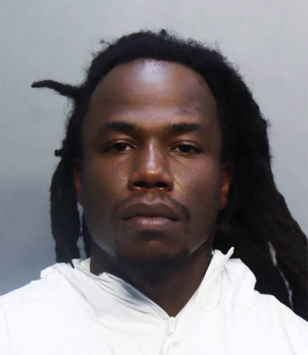 Brothers shot de@d by their sister’s boyfriend after they rushed to apartment to protect&nbsp;her.