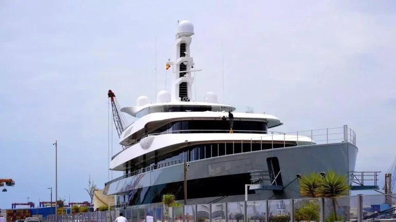 WhatsApp billionaire Jan Koum docked both his $300M superyachts next to each other in Malaga and, for days, used a massive crane to move his multi-million-dollar furniture and water toys to his new vessel.